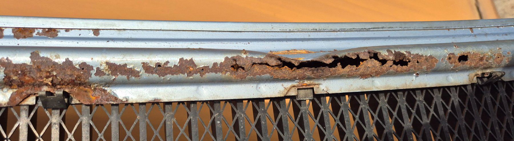 BMW Tutti pezzi di ricambio auto: BMW E12 Motorhaube – Usato da Bremgarten AG venduto da Osella5 9