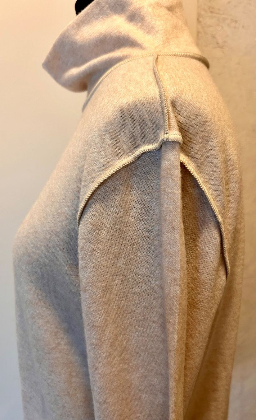 Pullover & Sweatshirts: SANI BLU Pullover, Grösse 42, neu mit Etikette – Neu und originalverpackt aus Oberhasli von anzis 3