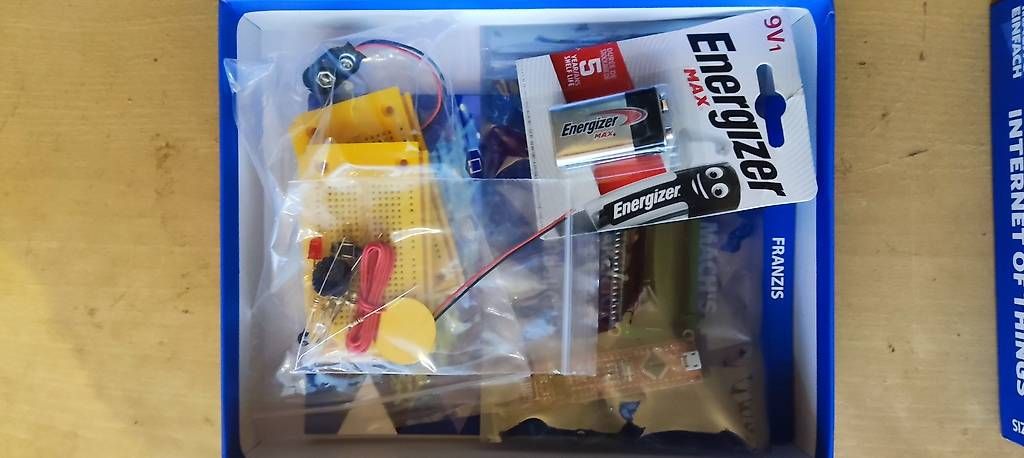 Kit di costruzioni: Franzis: Maker Kit Internet of Things – Usato da Horgen venduto da domdomdomdom 1