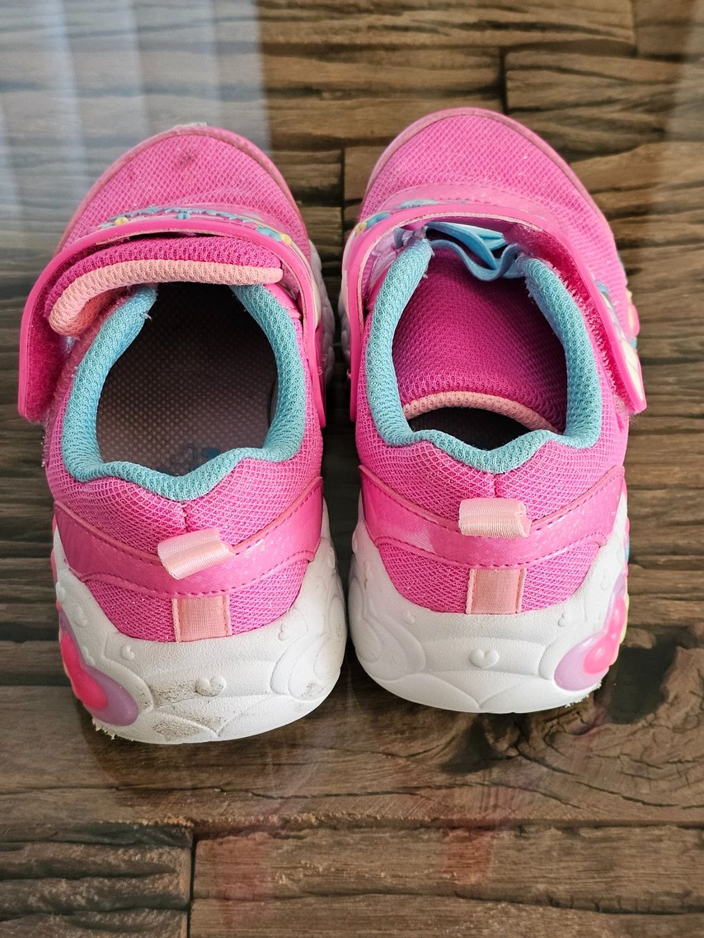 Skechers Scarpe per ragazze: Skechers Heart Lights Gr.25 – Usato da Birr venduto da V-K 2