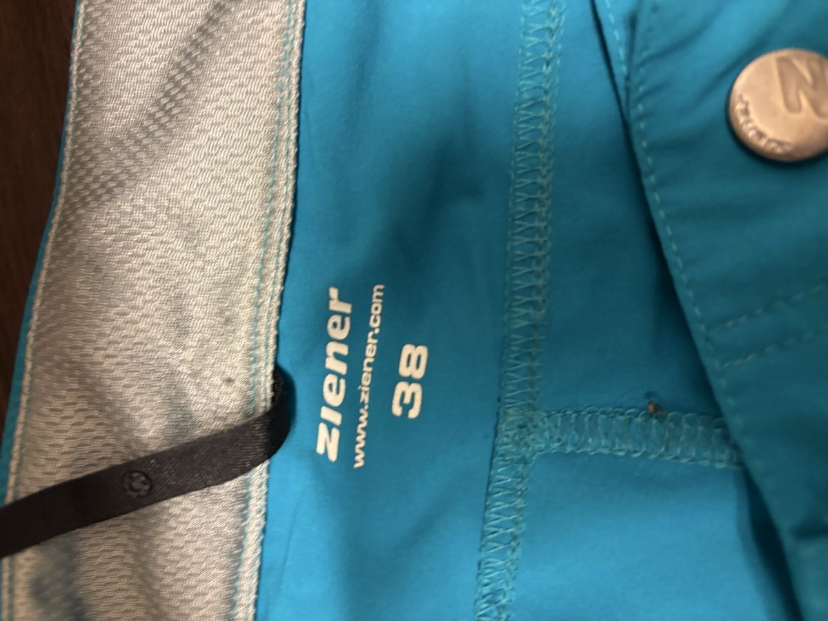 Ziener Pantaloni: Ziener taille 38 short  – Usato da Blonay venduto da Ollorvi 2