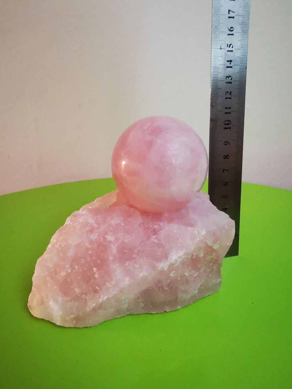 Sculture & Statue: Rosenquarz Kugel auf Sockel – Usato da Crissier venduto da froerli 1