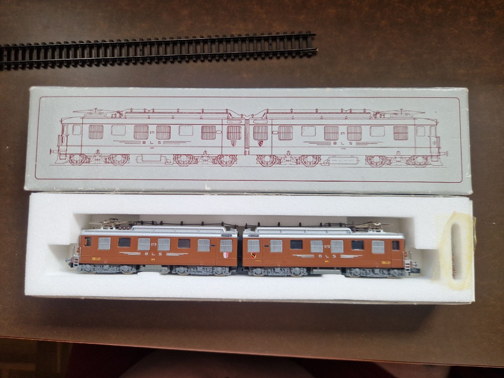 Hobbytrain Trains électriques: belle AE6/6 du BLS  – Défectueux à Neuchâtel par allen07