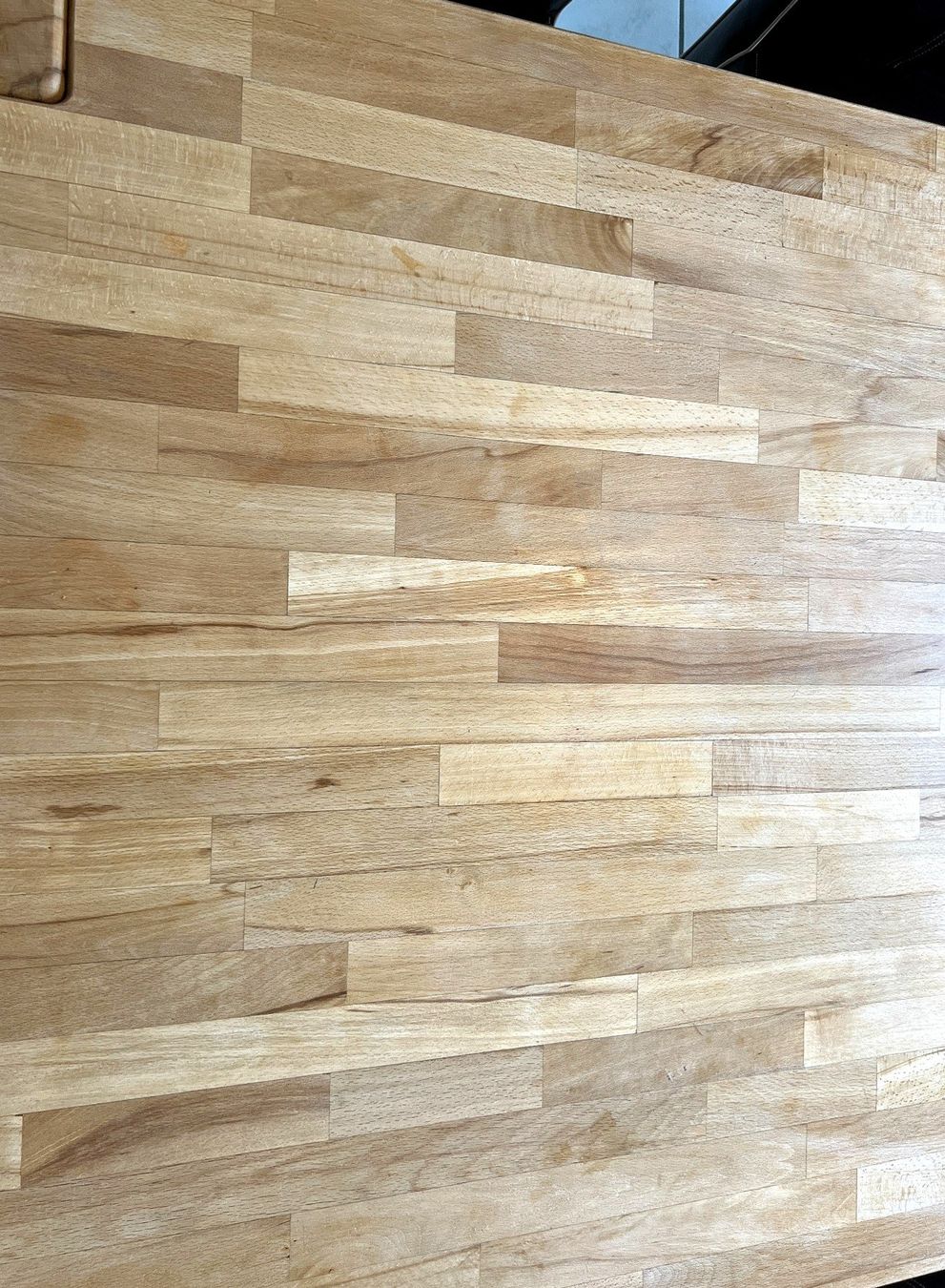 Set di tavolo e panche: Massiver Esstisch aus Holz mit 6 Stühlen – Usato da Volketswil venduto da SecondHanderia 2