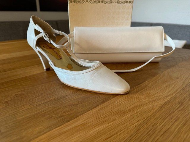 Scarpe da donna: Brautschuhe und passende Tasche – Usato da Däniken SO venduto da Trotro49 7