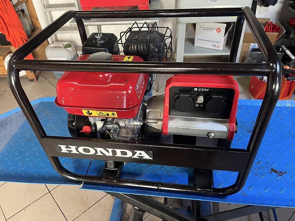 Honda Stromgeneratoren: Generatore Honda EC2000 – Gebraucht aus Vacallo von rao_x782