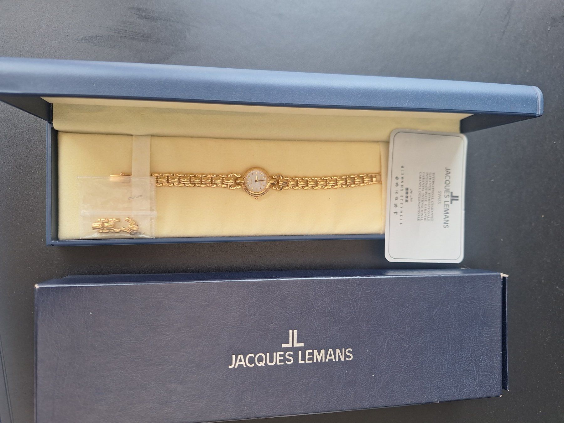 Jacques Lemans Uhren: Jaques Lemans Damenuhr Fullset – Gebraucht aus Allschwil von SimauK