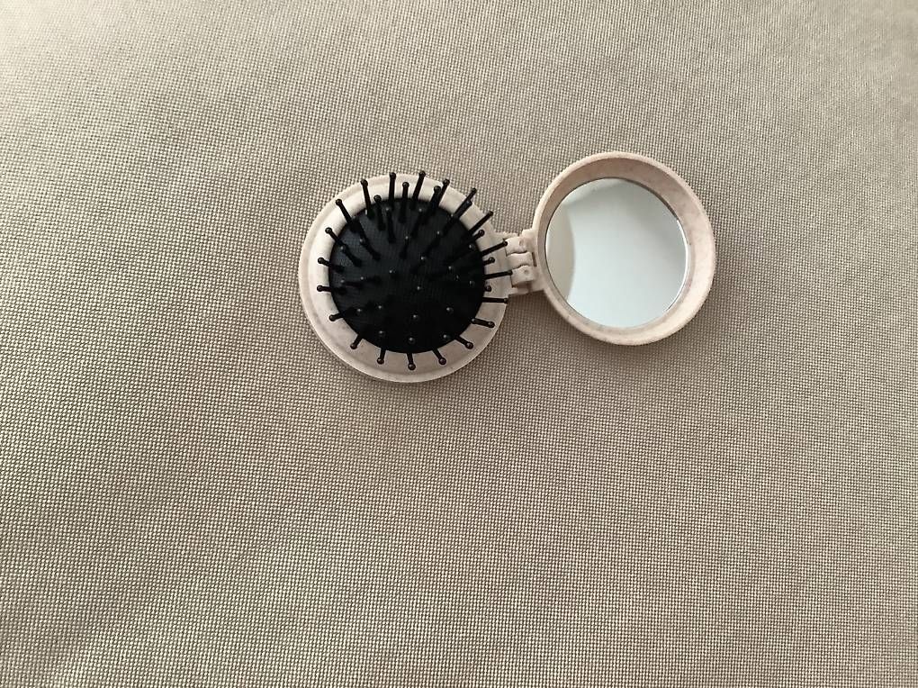 Altro per la cura dei capelli: Little hair brush with mirror – Nuovo e nell'imballaggio originale da Zürich venduto da eli_685m