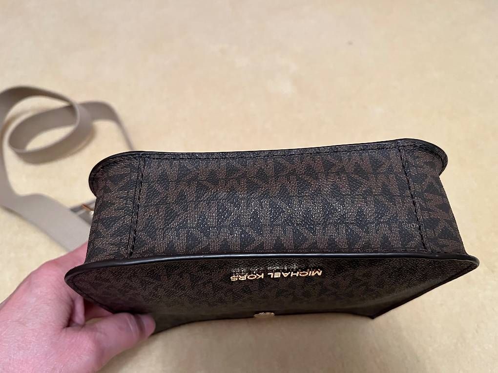 Borse da donna: Michael Kors Briley SM MESSENGER XBODY – Usato da Merlischachen venduto da Gitta-13 4