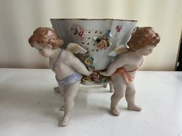 Porzellan Schale mit Putti