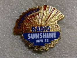 Ansteckpin 159: Radio Sunshine