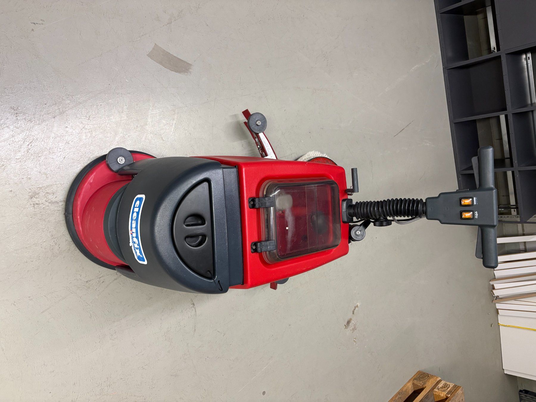 Cleanfix Tutte le macchine: Scheuersaugmaschine Cleanfix – Usato da Mägenwil venduto da Smagdash 2