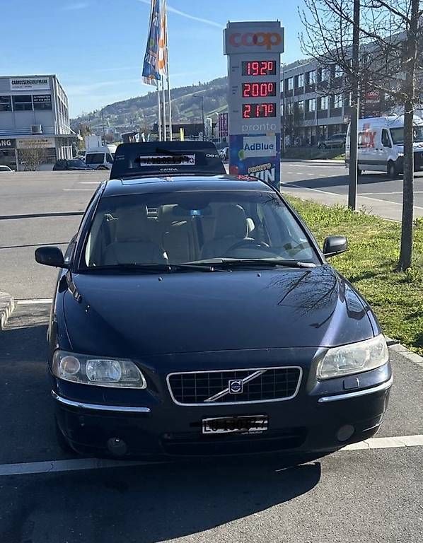 Autos: Volvo S60 2.5T – Gebraucht aus Ebikon von StivaQ