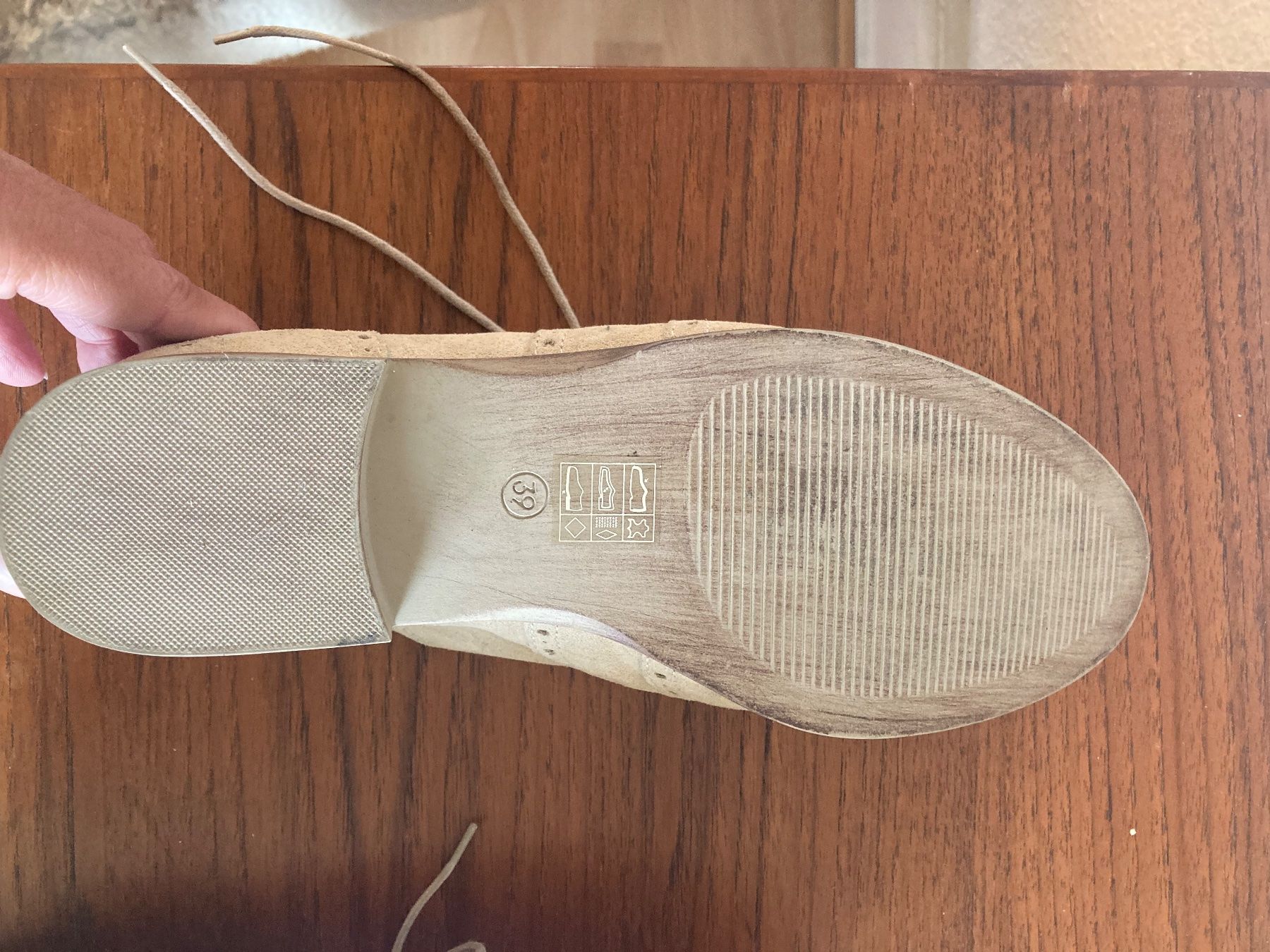 Scarpe da donna: Halbschuhe gr. 39 – Usato da Basel venduto da Myriam3 1