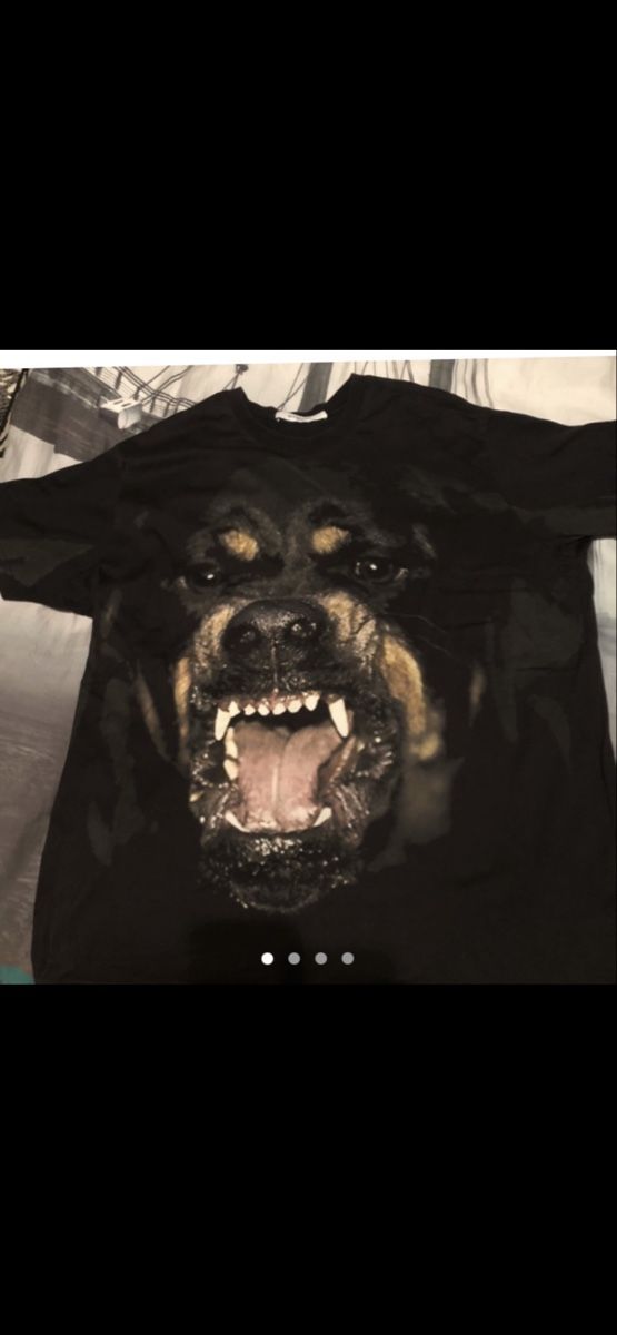Givenchy T-shirt: Maglietta givenchy – Usato da Davesco-Soragno venduto da ten_lvg2