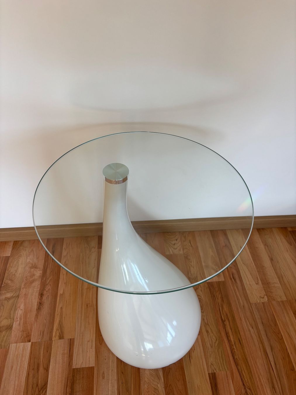 Pfister Tavoli: Beistelltisch weiss mit Glasplatte – Usato da Steinach venduto da jas_r5q9 1
