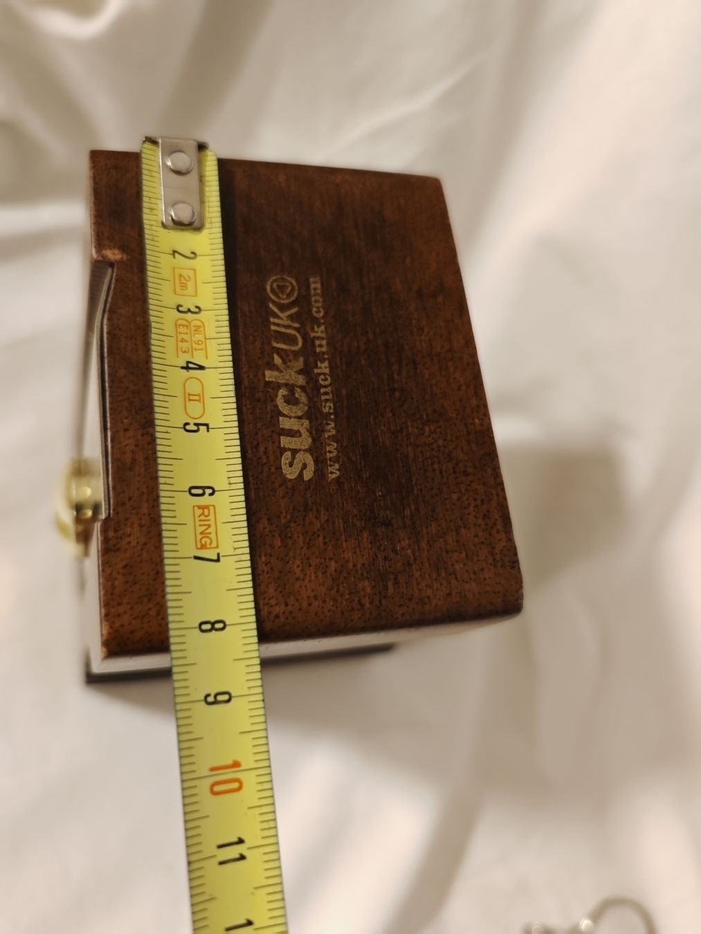 Spitzer: Pot à crayons "Taille-crayon géant" en bois - SUCK UK – Gebraucht aus Orbe von Grainderiz982 6