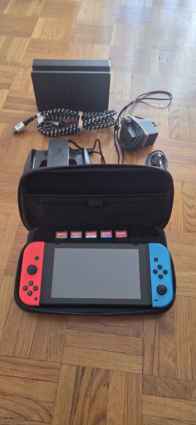 Nintendo Console: Nintendo Switch – Usato da Basel venduto da RekaR