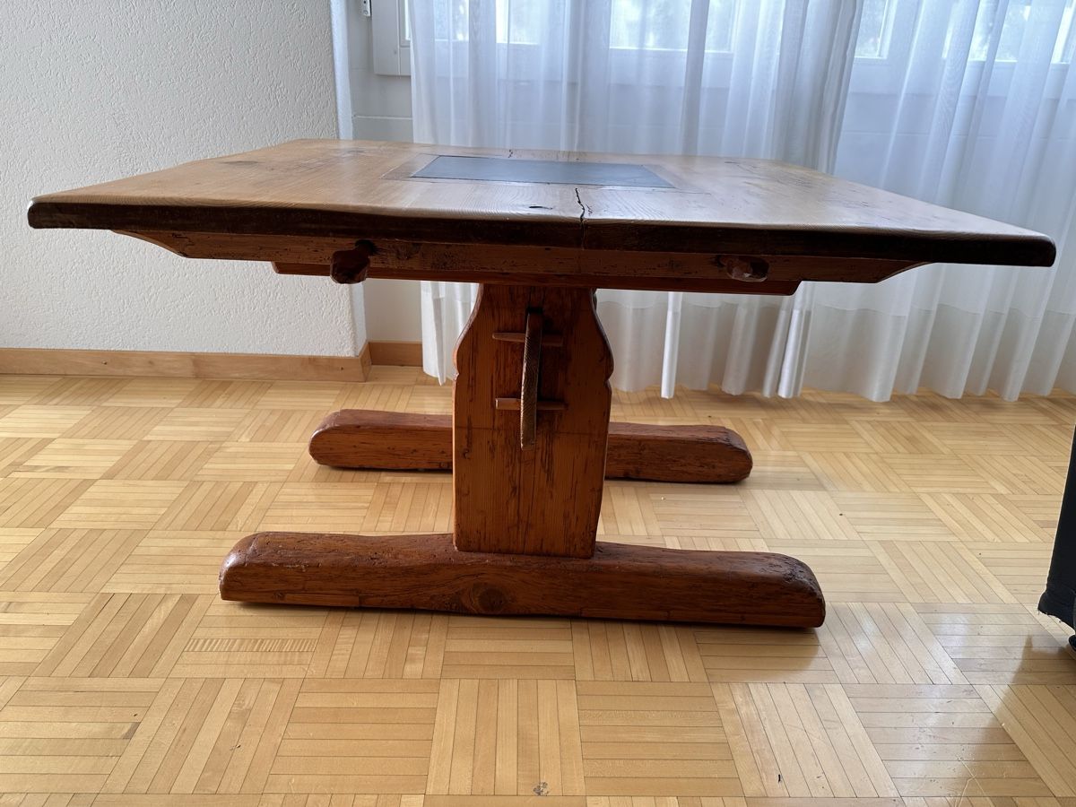 Tavoli: Alter Holztisch  – Usato da Bern venduto da schulz-duebi 1