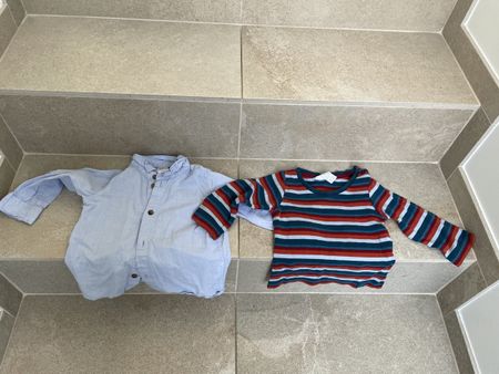 2 süsse Jungen Shirts / Hemd Gr. 80