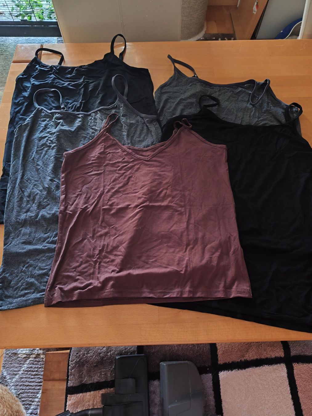 Tops: 5 Trägershirts – Neu (gemäss Beschreibung) aus Staad SG von Hope80