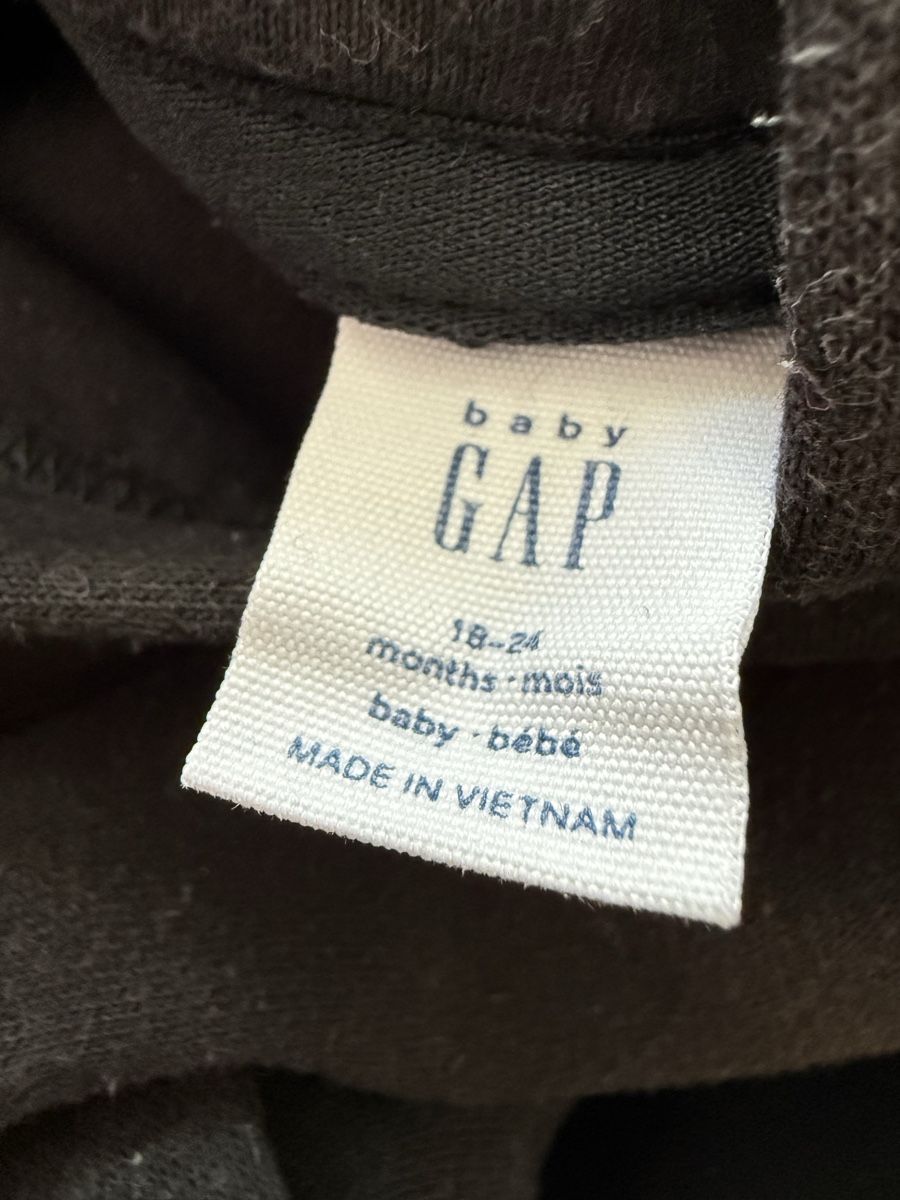 Gap Pullover & Sweatshirts: Baby GAP Kapuzenpullover schwarz – Gebraucht aus Oberglatt ZH von vabend 1