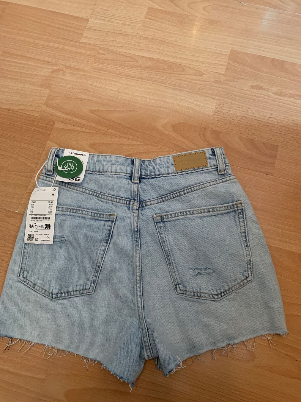 C&A Jeans: Joli short en jeans neuf C&A taille 36 – Gebraucht aus MEYRIN von Gwendo10 1