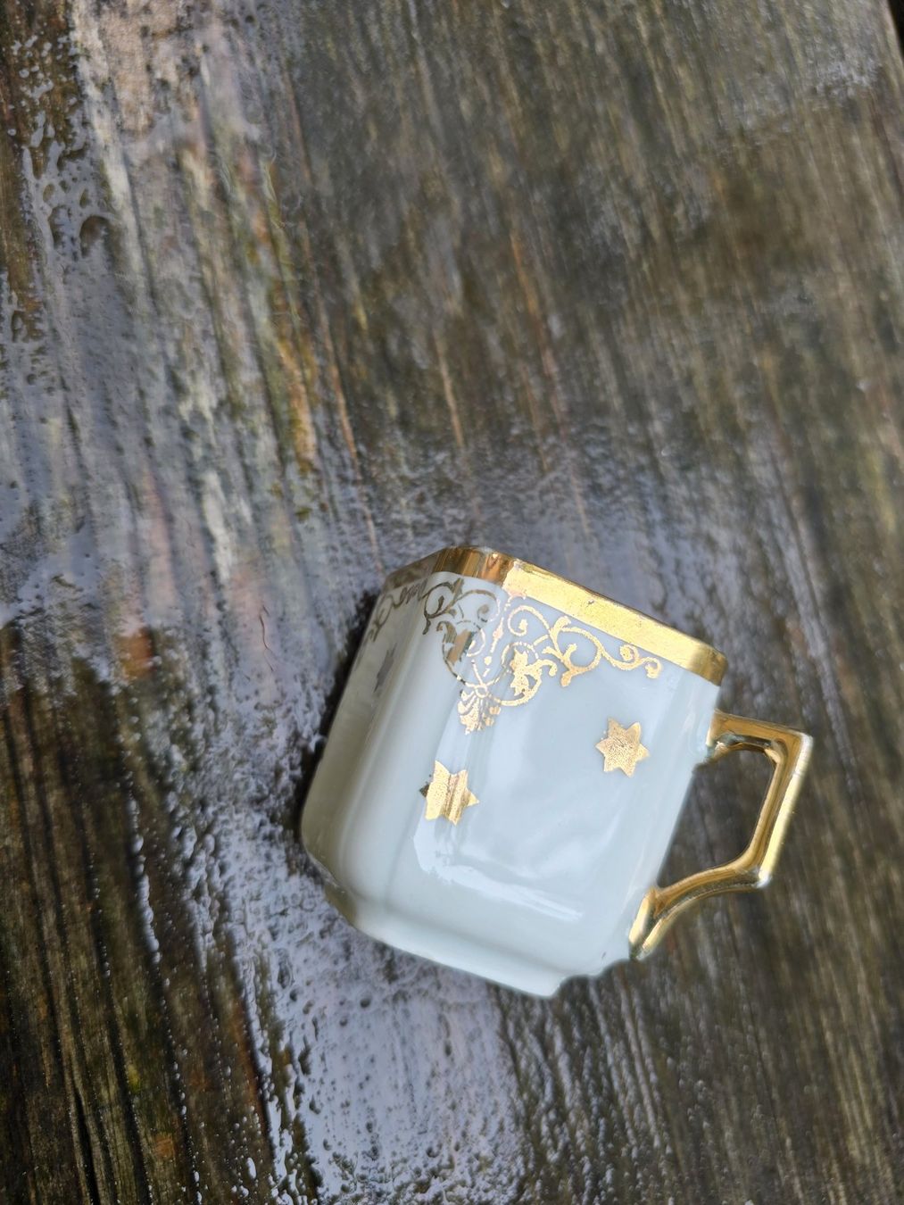 Tassen: Retro Espressotasse mit Goldrand, eckig, Vintage Style – Gebraucht aus Romanshorn von Rachacha 2