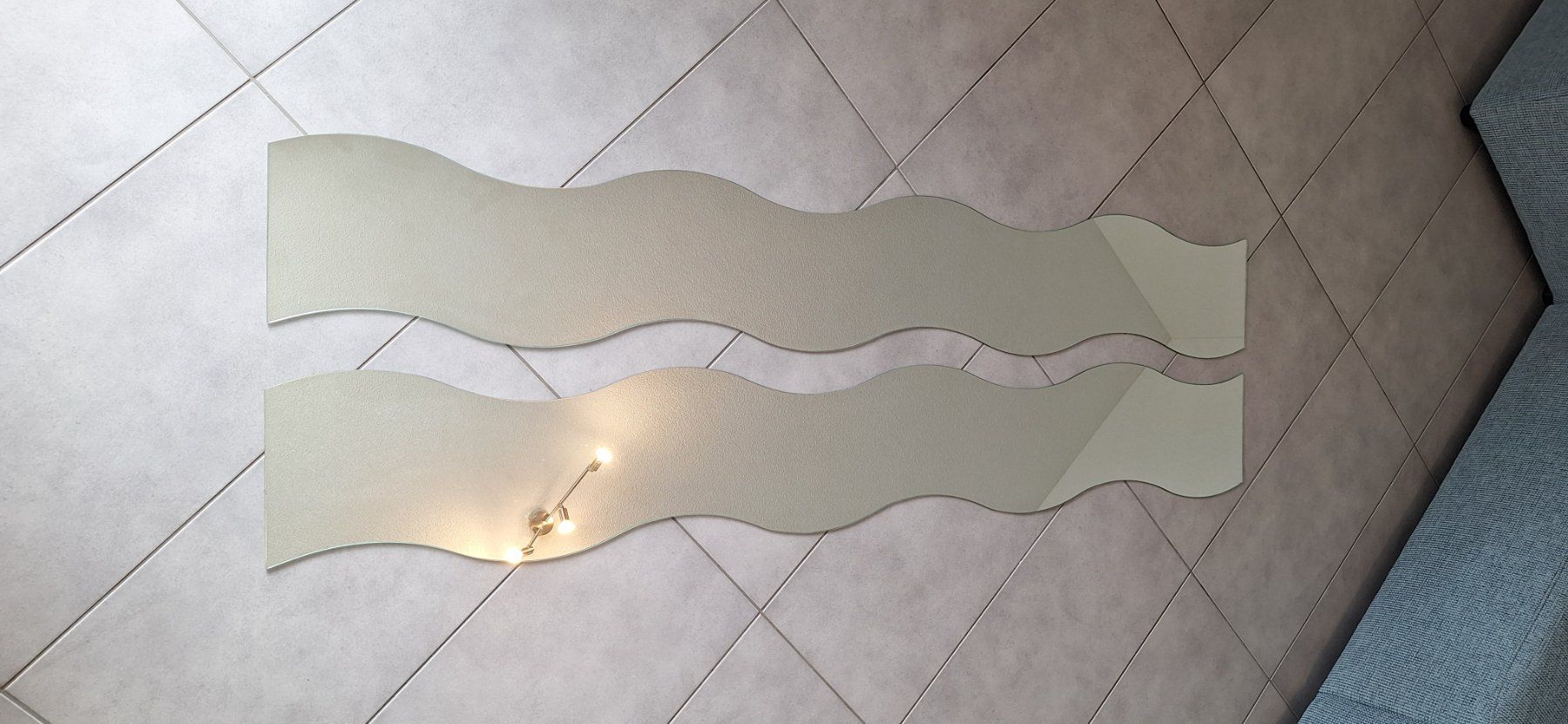 Ikea Spiegel: Wandspiegel "Wave" – Gebraucht aus Mägenwil von Pandmix 1