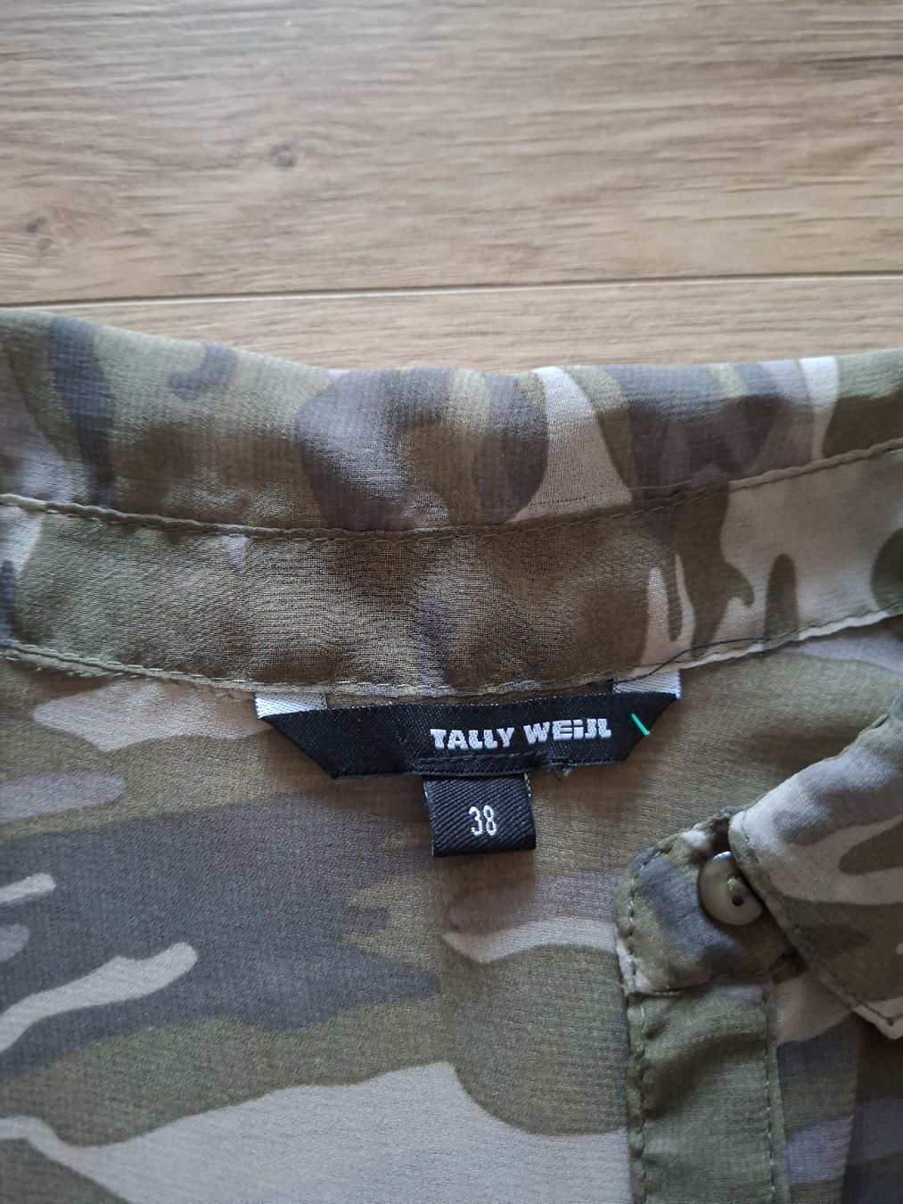 Tally Weijl Camicette: Bluse Militärmuster, Gr. 38 – Usato da Ibach venduto da FlyingFox26 2