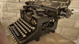 Schreibmaschine Triumph Modell 10 akzeptabler Zustand
