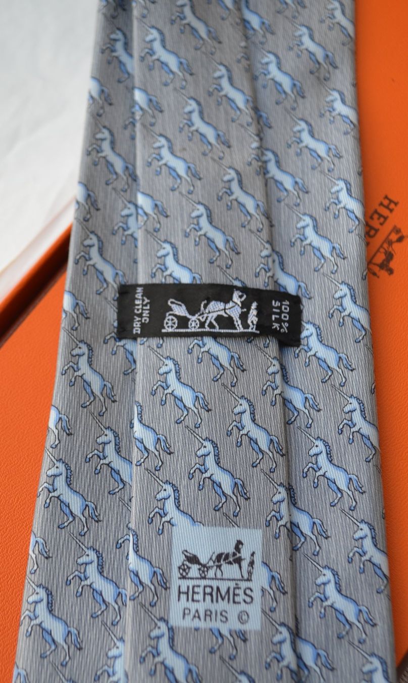 Hermès Cravatte: Krawatte / Cravate Hermès 100% Soie/ Seide – Usato da Collonges venduto da Auganien 3