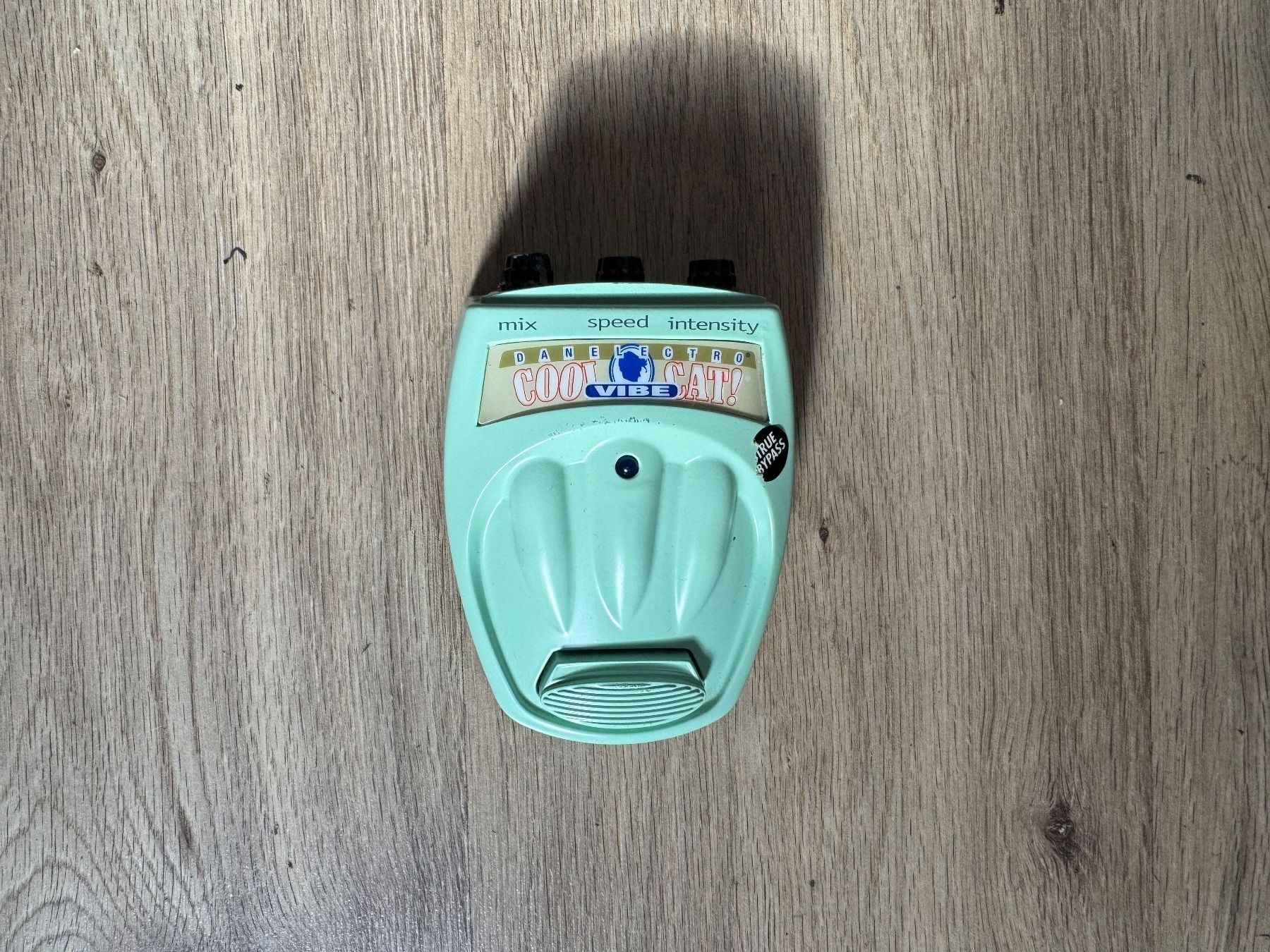 Danelectro Strumenti musicali: Danelectro Cool Cat Vibe Pedal – Usato da Bern venduto da A.W.S.R