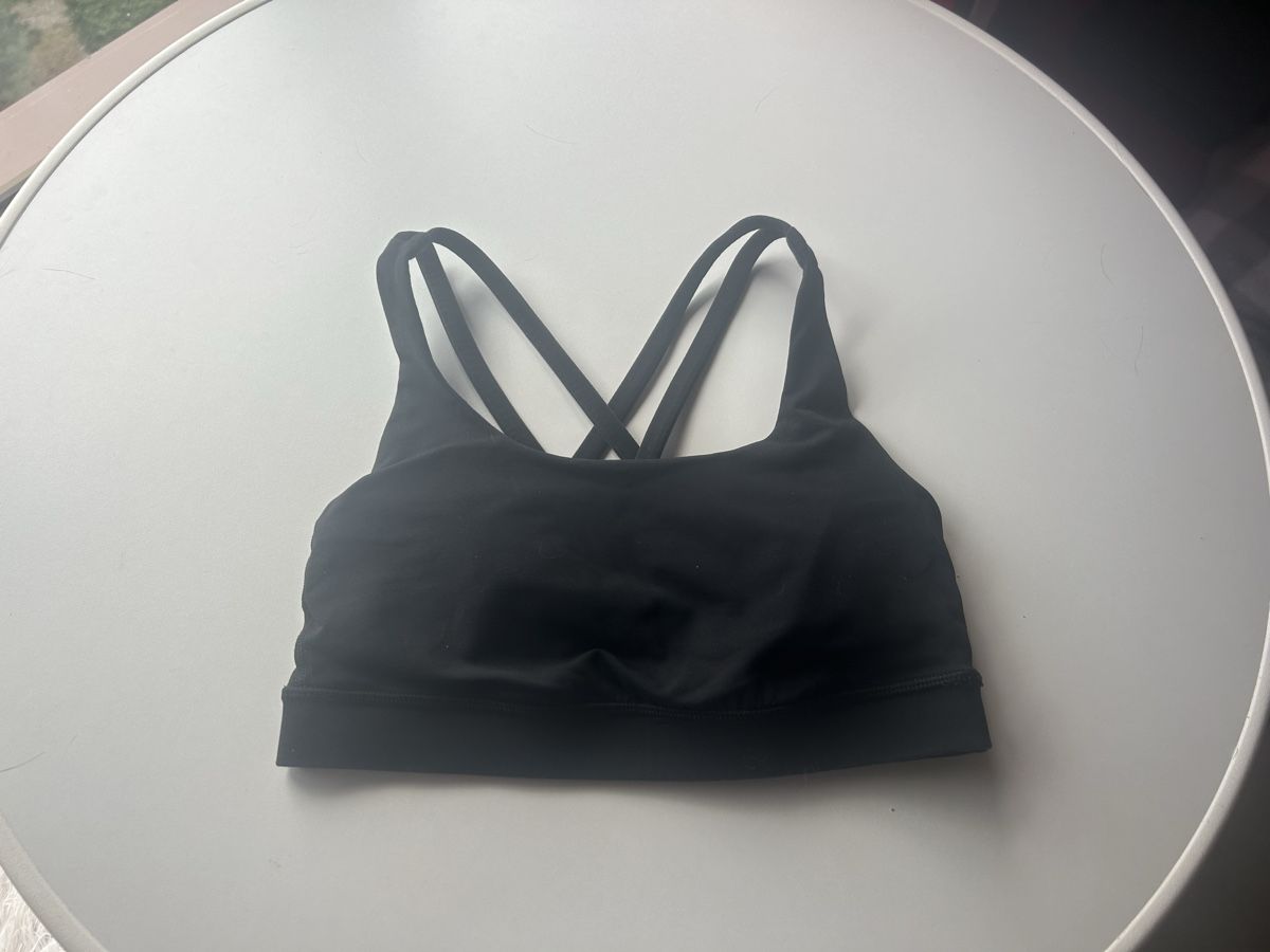 Lululemon Tops: Lululemon Sport BH Gr S – Neuf (Voir description) à Wolfhausen par eil_jc5j