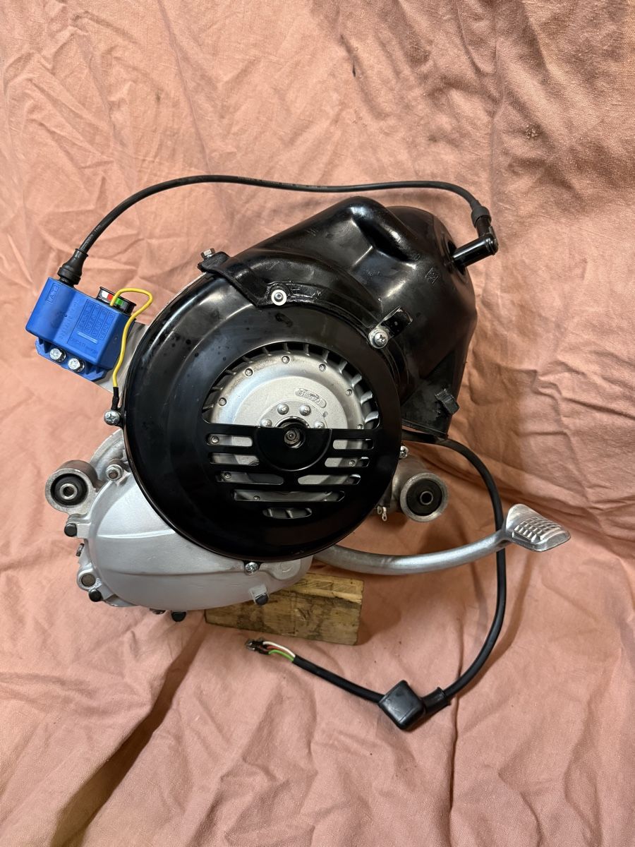 Piaggio Tutti pezzi di ricambio per scooter: Moteur Vespa Primavera VMA2M – Usato da Bouveret venduto da vit_br9v