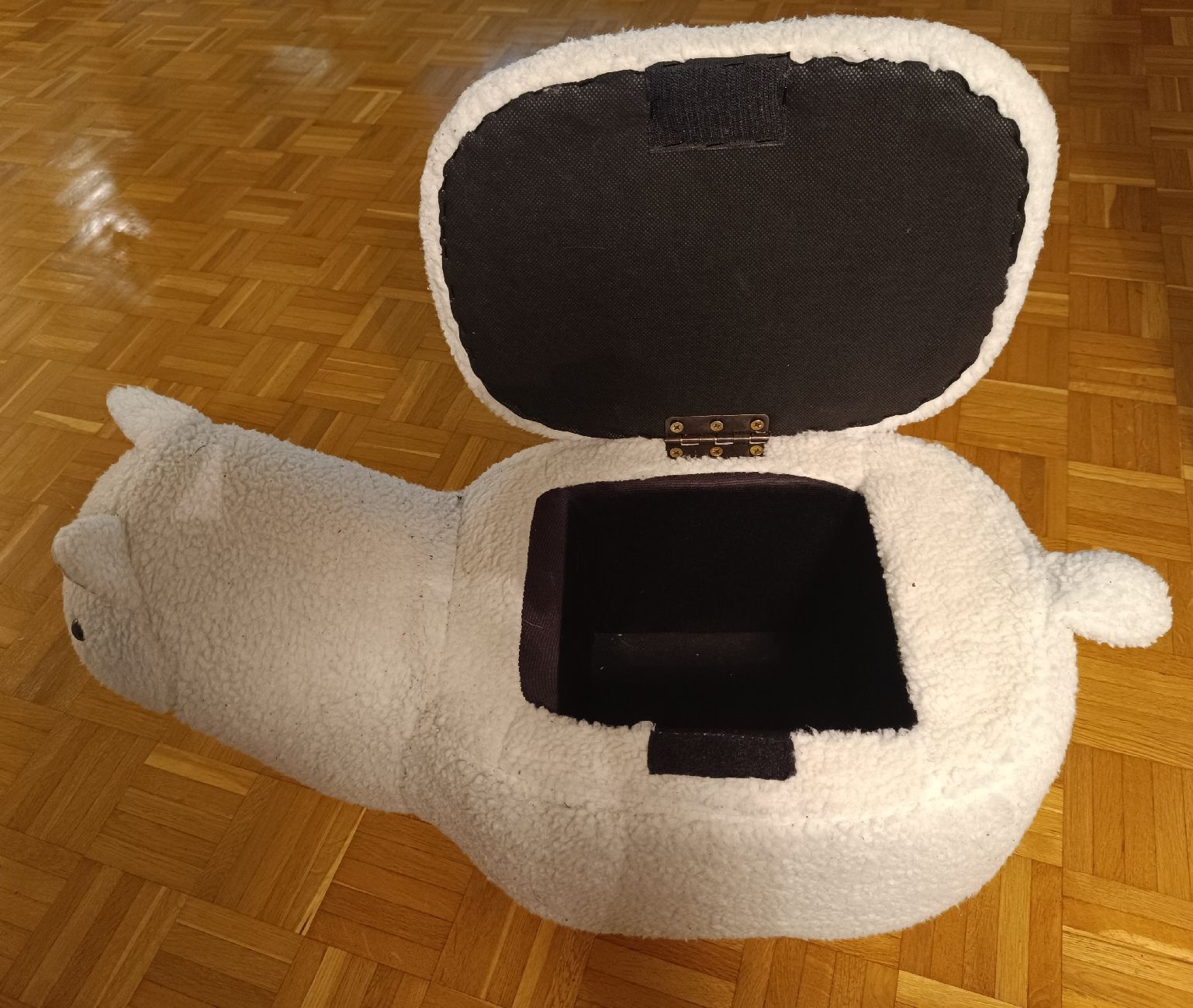 Tabourets: Lammahocker mit Staufach – D'occasion à Emmenbrücke par che_fgx2 2