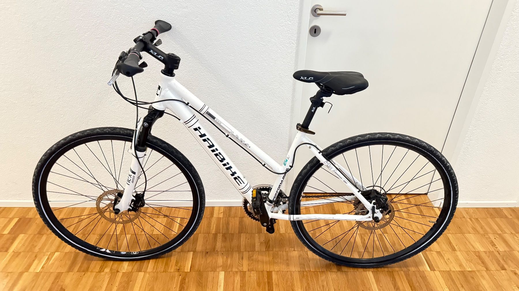 Haibike Velos: 👉 Haibike Lana Damen Velo 28" Shimano Disc Trekking ab 1.- – Gebraucht aus Altendorf von Haebi241