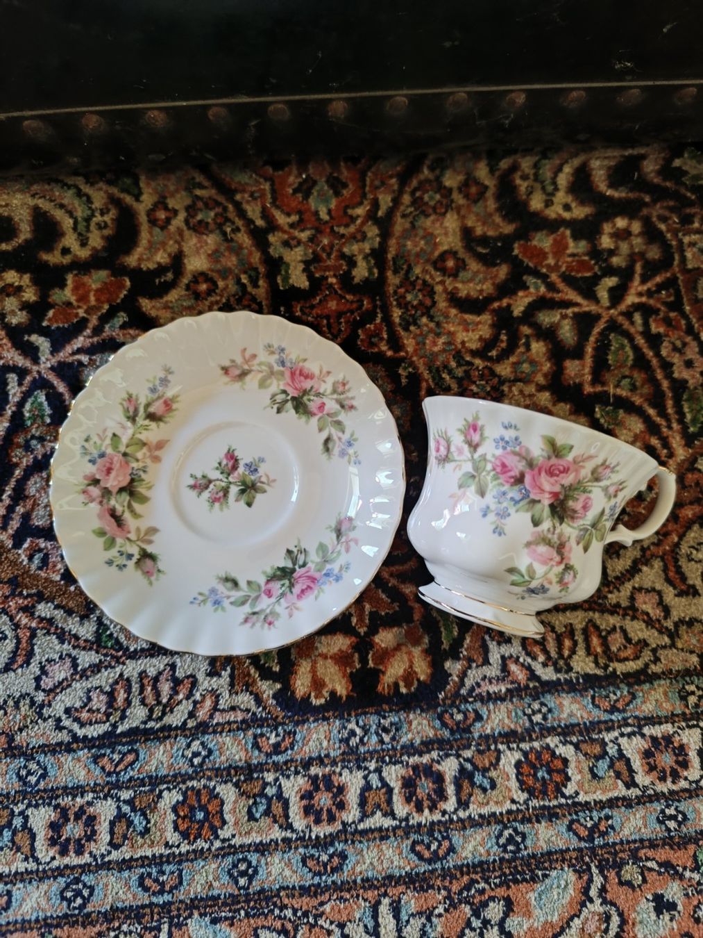 Royal Albert Tazze: Royal Albert Tasse & Unterteller – Usato da S. Antonino venduto da sab_z5qw 2