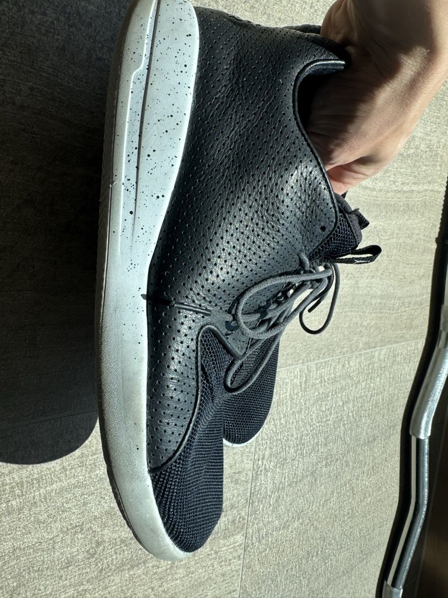 Jordan Herrenschuhe: Schwarze Jordan Turnschuhe, Gr. 45, gebraucht – Gebraucht aus Uster von ChSc_85 2