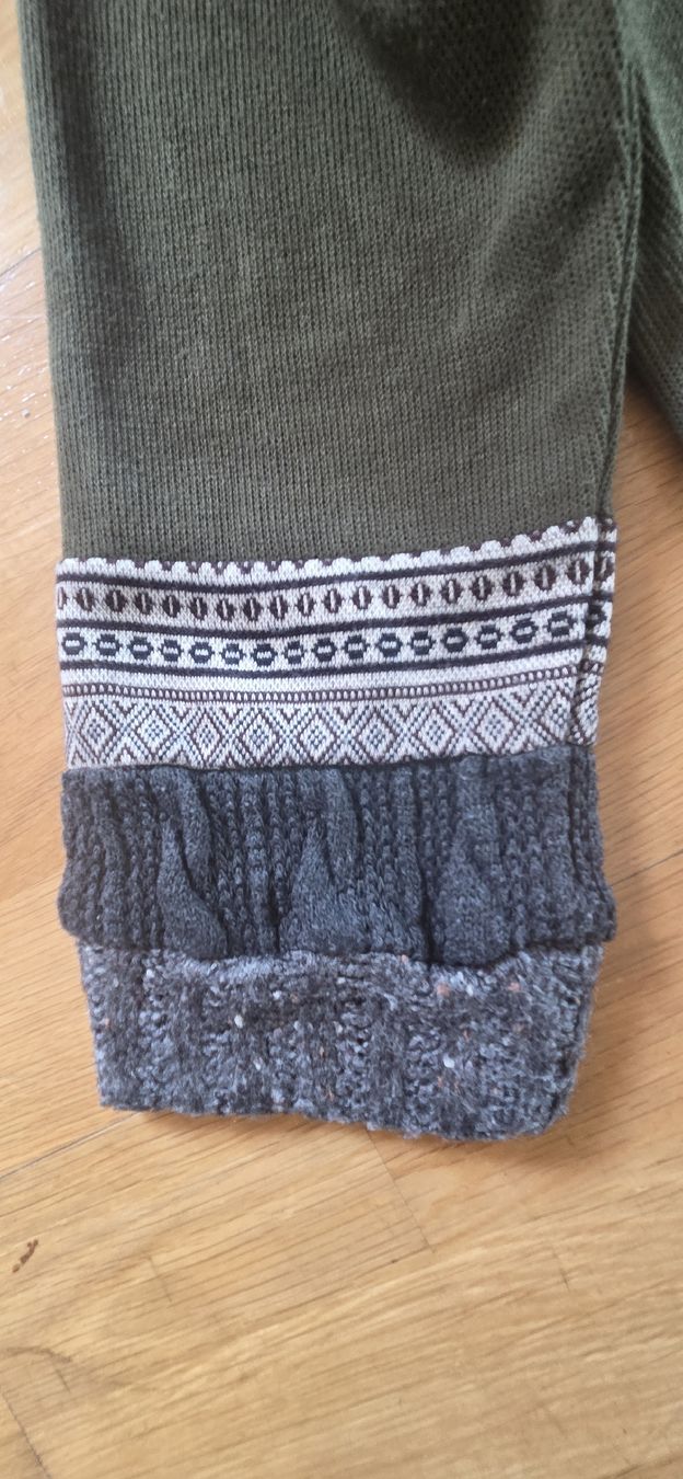 Maglioni & Felpe: Rollkragen Winterpullover mit Details, Grösse M – Usato da Embrach venduto da Singvall 2
