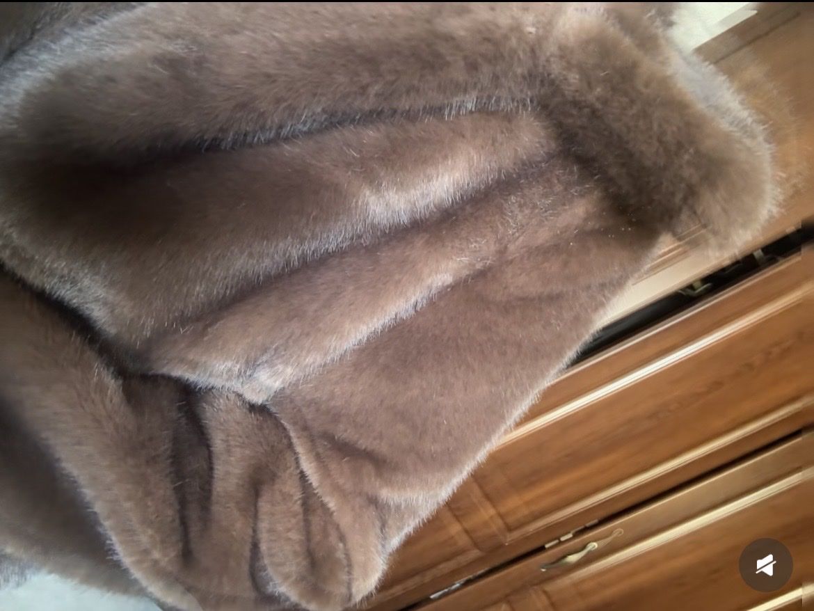 Zara Giacche: FAUX FUR SHORT COAT WITH TOGGLES – Nuovo (secondo la descrizione) da Zürich venduto da Smartcookies 3
