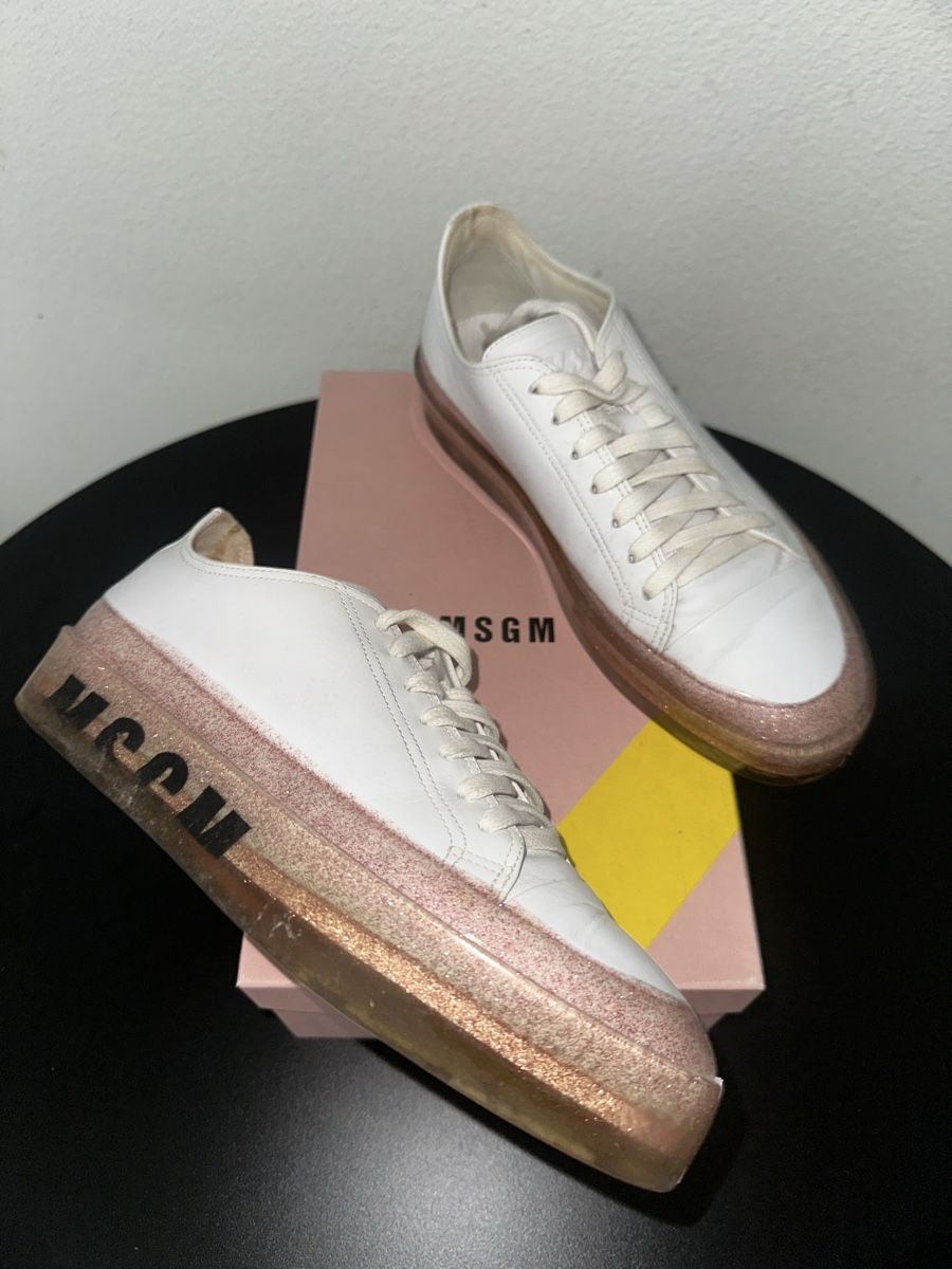 MSGM Scarpe da donna: MSGM Designer Floating Logo Print Sneakers in 39 – Usato da Zürich venduto da kiflicaodcokolade