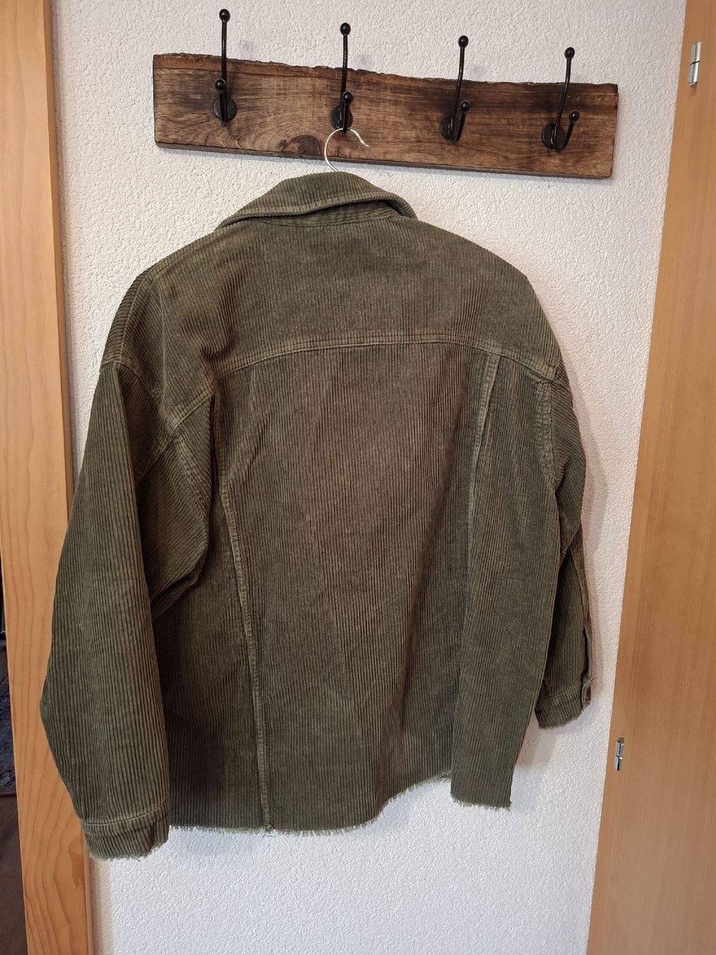 Zara Giacche: Zara Cordjacke oliv – Usato da Leuk-Stadt venduto da See_Lin 2