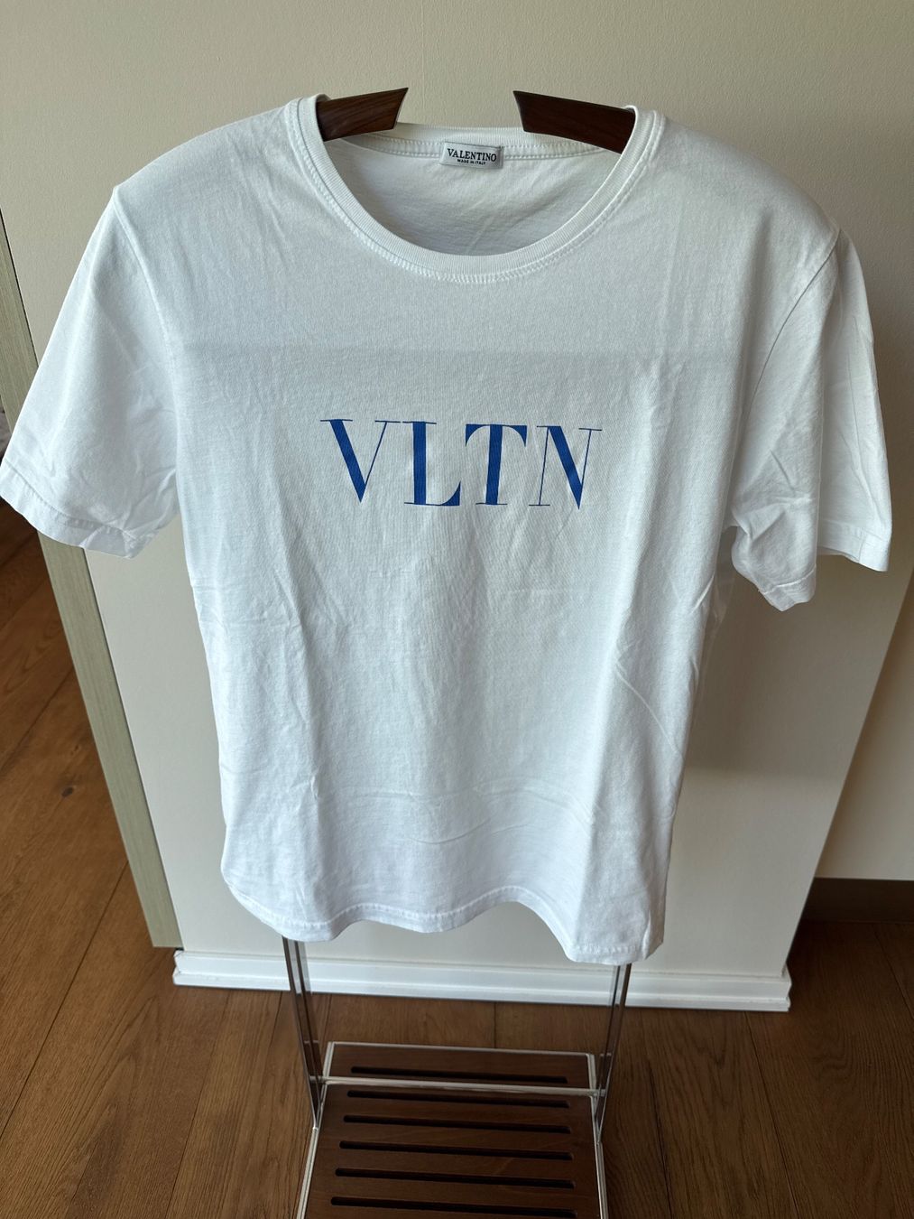 Valentino T-shirts: VALENTINO T- SHIRT – D'occasion à Zürich par SWKA