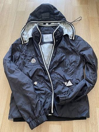 Moncler Jacke NEU 