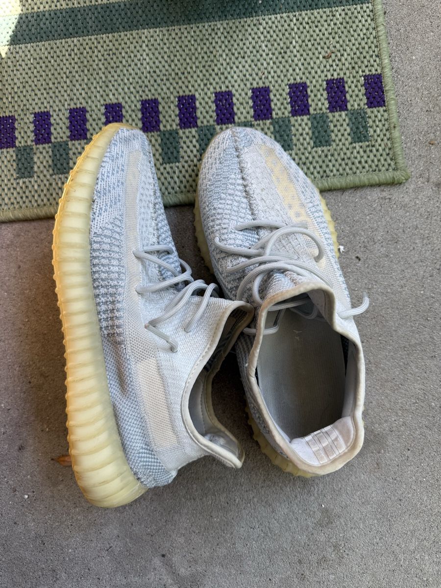 Adidas Scarpe da uomo: Yeezy Cloud White size 12 / 46 – Usato da Zürich venduto da car_v988 1