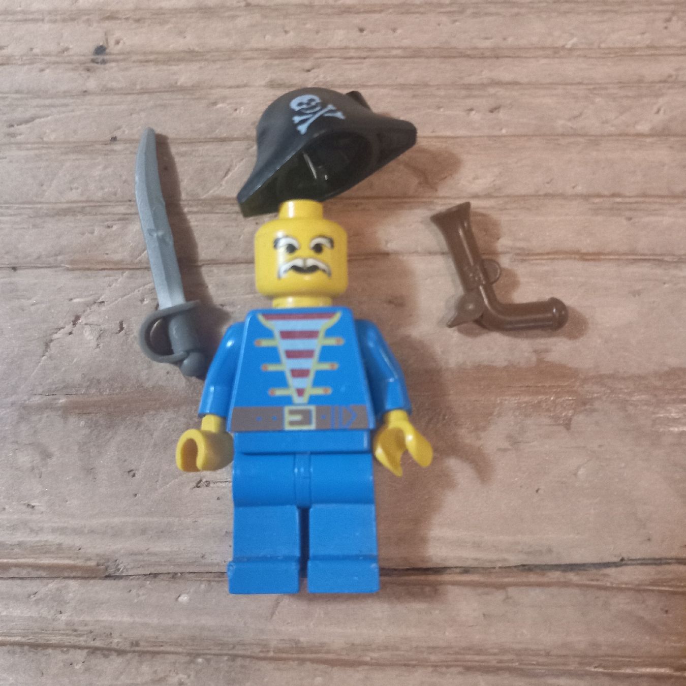 Lego Spielzeuge: Lego Pirat Figur mit Zubehör  – Gebraucht aus Ebnat-Kappel von blazzi 2