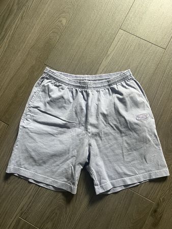 Short mauve Belief