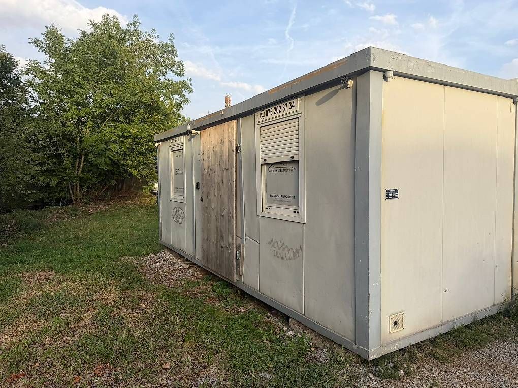 Conteneurs de construction: Bürocontainer – D'occasion à Hinwil par Ram1ajeti
