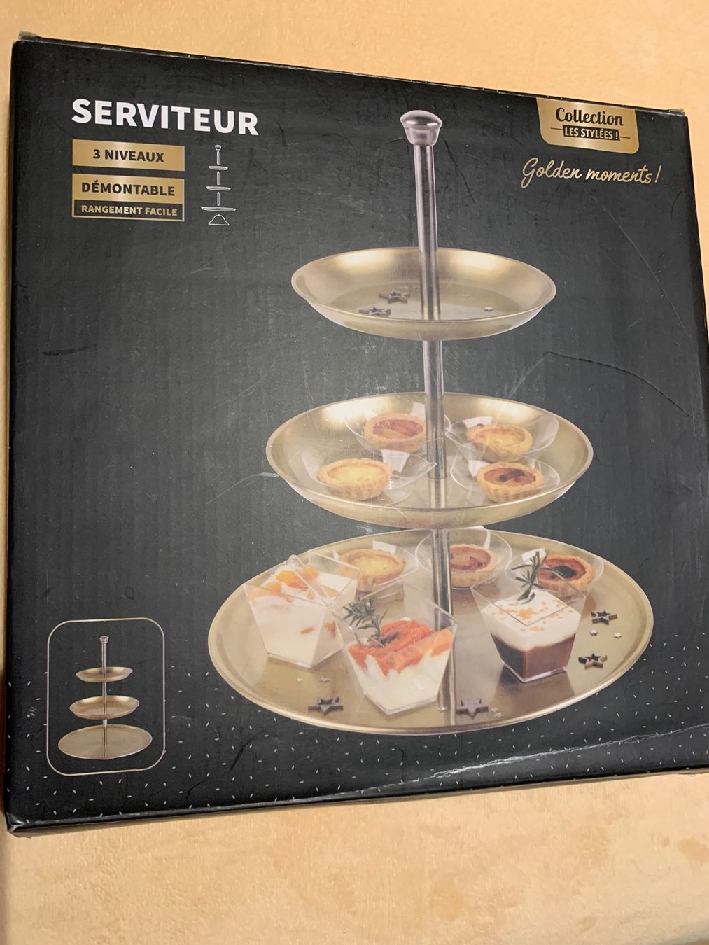 Cucine complete: Présentoir à gâteau 3 niveaux doré démontable neuf – Usato da Moutier venduto da Arti1981